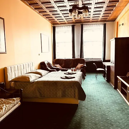 Art Maxim Aparthotel 3*
