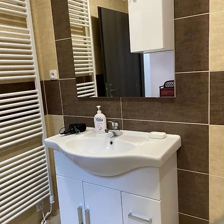 Art Maxim Aparthotel