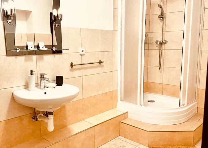 Art Maxim Aparthotel 3*